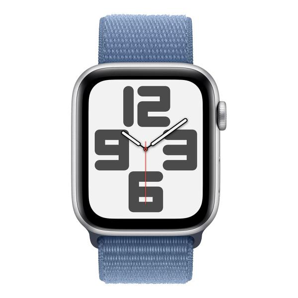 Apple Watch SE (2023), 44 мм корпус из алюминия цвета «Silver», ремешок Sport Loop цвета «Winter Blue»